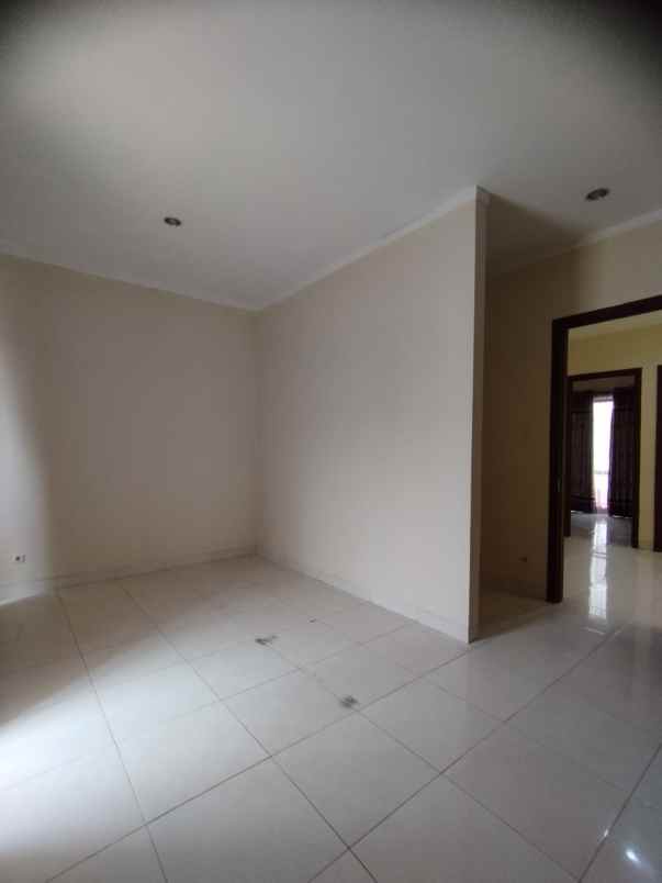 disewakan rumah discovery bintaro