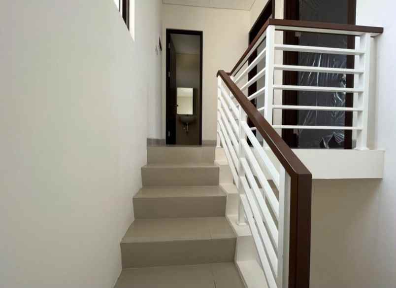 disewakan rumah jakarta garden city