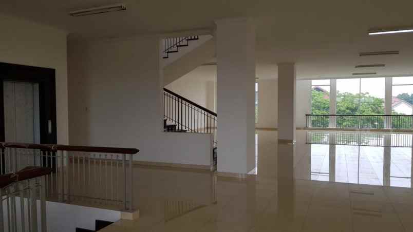 disewakan rumah jalan raya jemursari