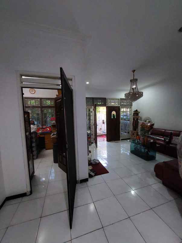 disewakan rumah nirwana eksekutif