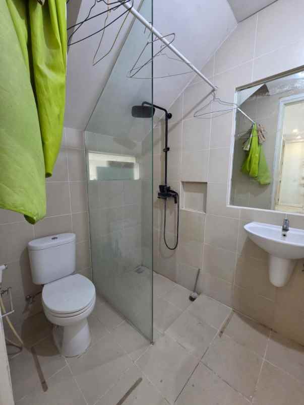 disewakan rumah siap huni pakuwon indah mansion pf