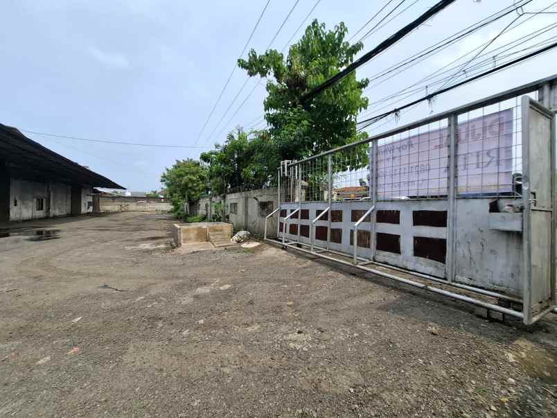 gudang luas jalan raya narogong bantar gebang bekasi