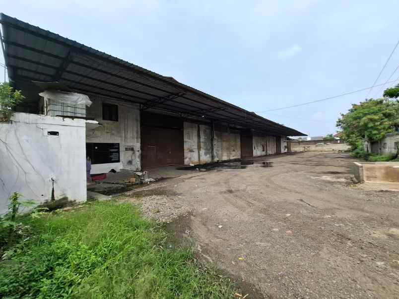 gudang luas jalan raya narogong bantar gebang bekasi