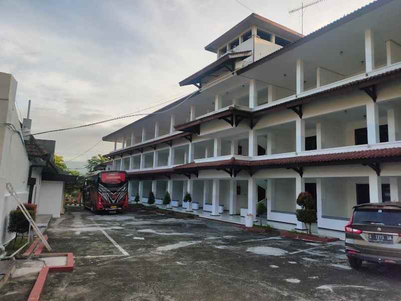 hotel jalan panglima sudirman batu strategis murah