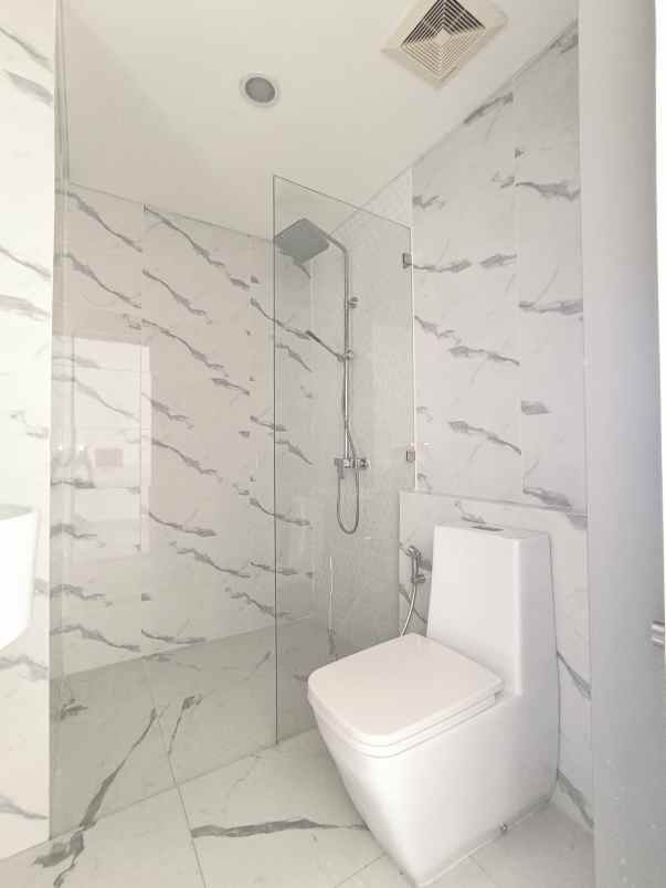 jual apartemen 88 avenue lantai 22 surabaya