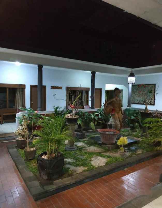 jual hotel di kawasan kraton alun alun yogyakarta