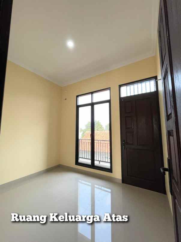 jual rumah baru 2 lantai