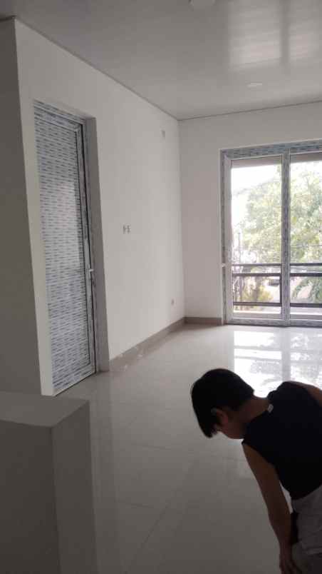 jual rumah baru town house taman ratu