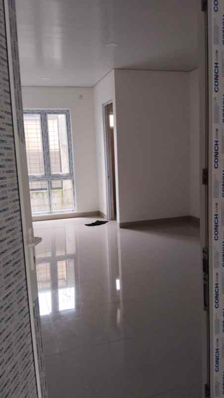 jual rumah baru town house taman ratu