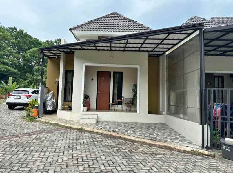 jual rumah cluster posisi hook di banyumanik semarang