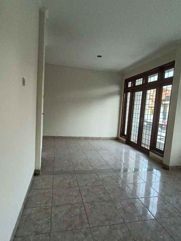 jual rumah ddaan mogot baru cluster kintamani