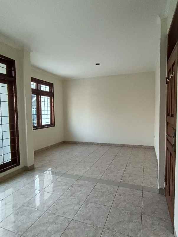 jual rumah ddaan mogot baru cluster kintamani