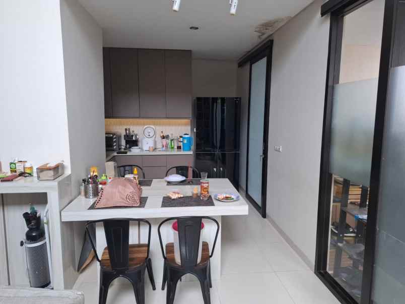 jual rumah komplek di vila dago benda baru