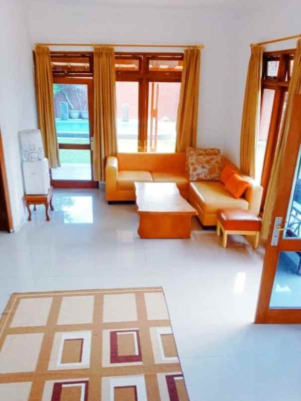 jual villa luas cantik di cisarua kab bogor