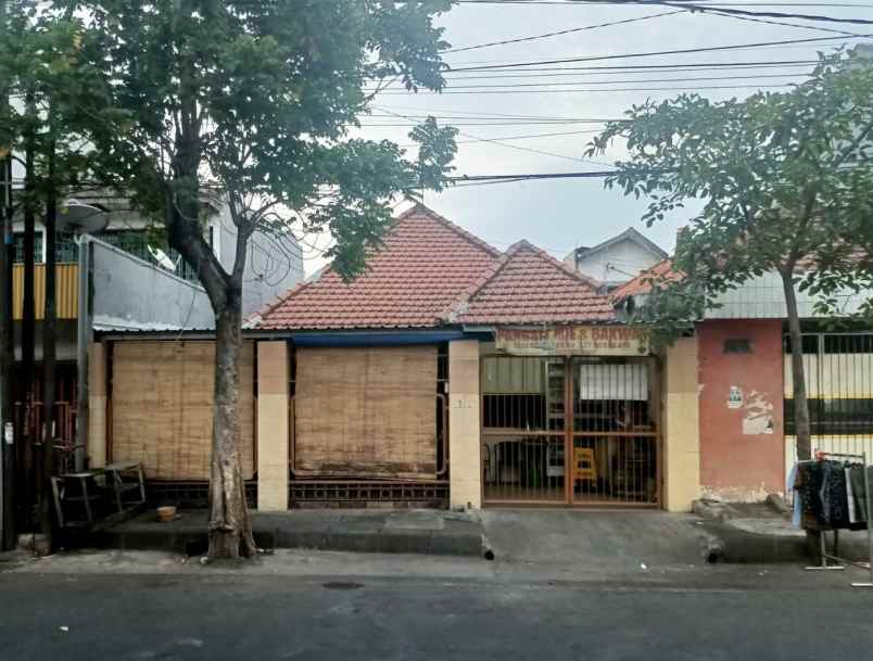 ruang usaha dijual jalan kalibutuh surabaya pusat