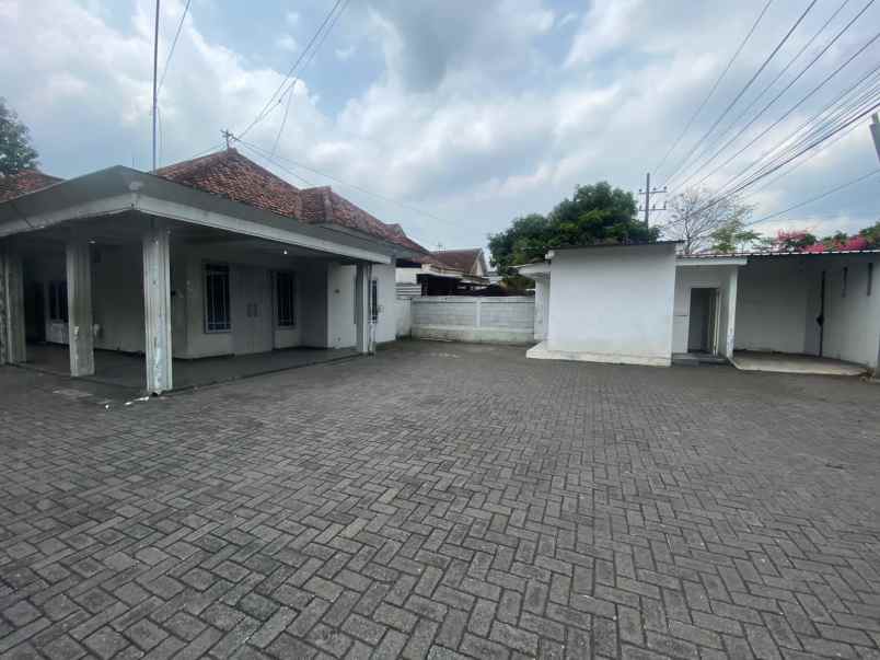 ruko gudang kantor lumajang