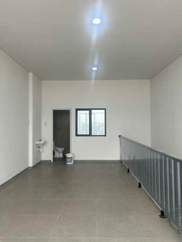 ruko surabaya timur grand easten 2 lantai lebar 4