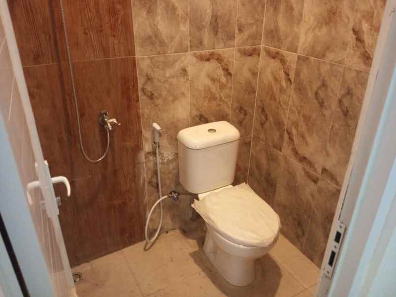 rumah 2 5 lantai paling murah di kebagusan jakarta