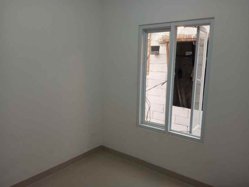 rumah 2 5 lantai paling murah di kebagusan jakarta