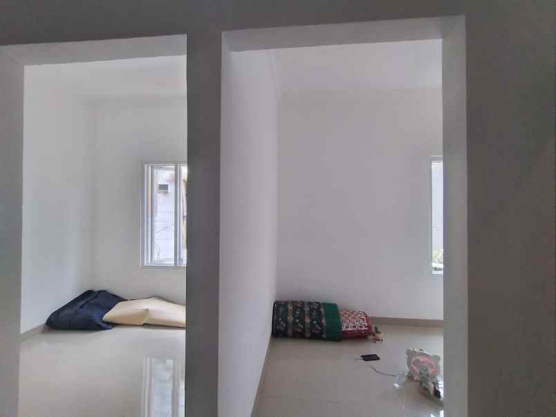 rumah 2 5 lantai paling murah di kebagusan jakarta