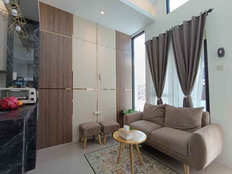 rumah 2 lantai bergaya scandinavian di prambanan