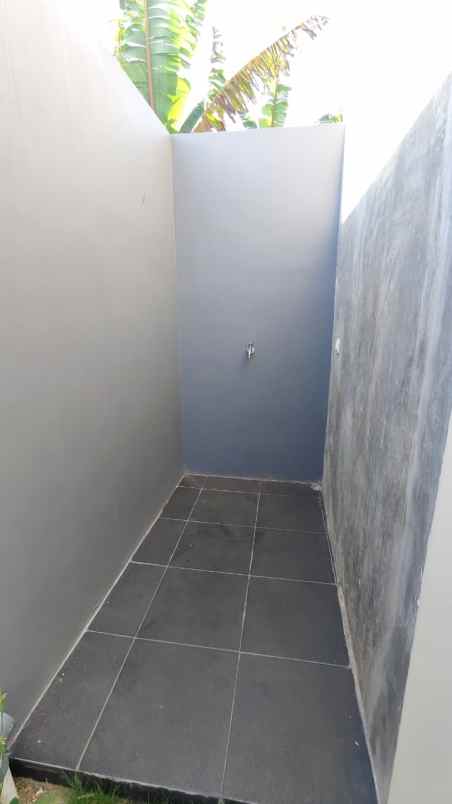 rumah 2 lantai lokasi di nol jalan raya cemorokandang