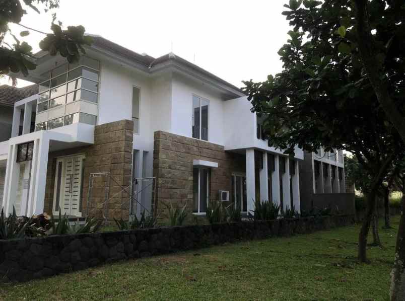 rumah 2 lantai model hook di citraland diamond hill