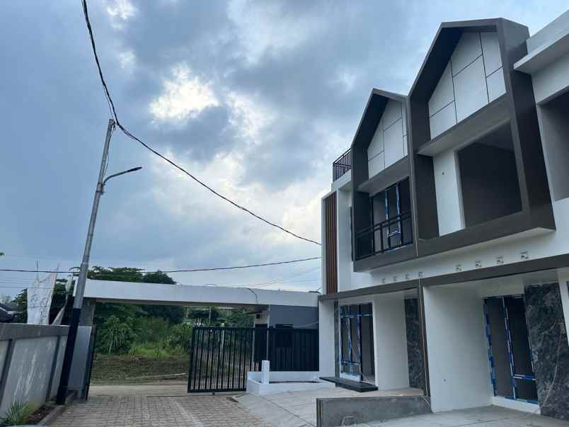 rumah 3 lantai harga 900 juta tangerang selatan