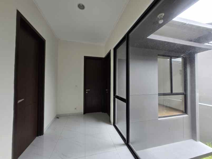 rumah alam signature suvarna sutera tangerang