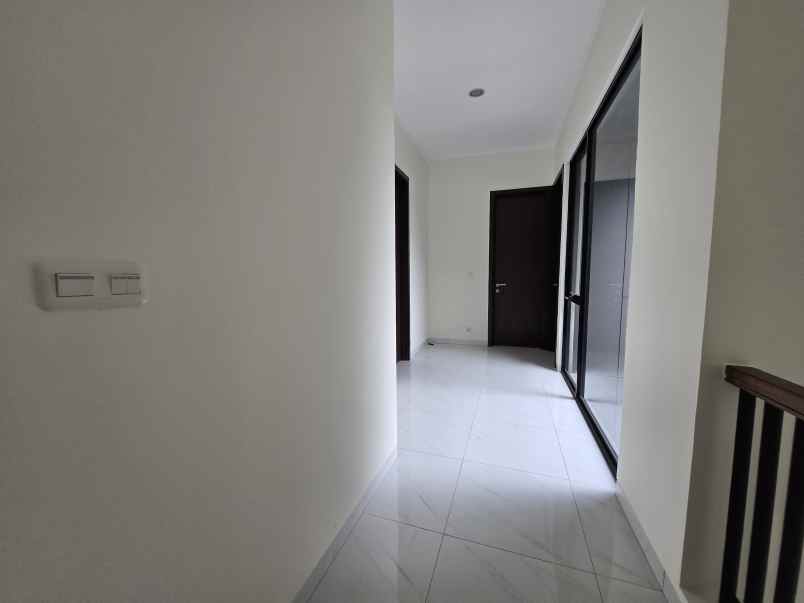 rumah alam signature suvarna sutera tangerang