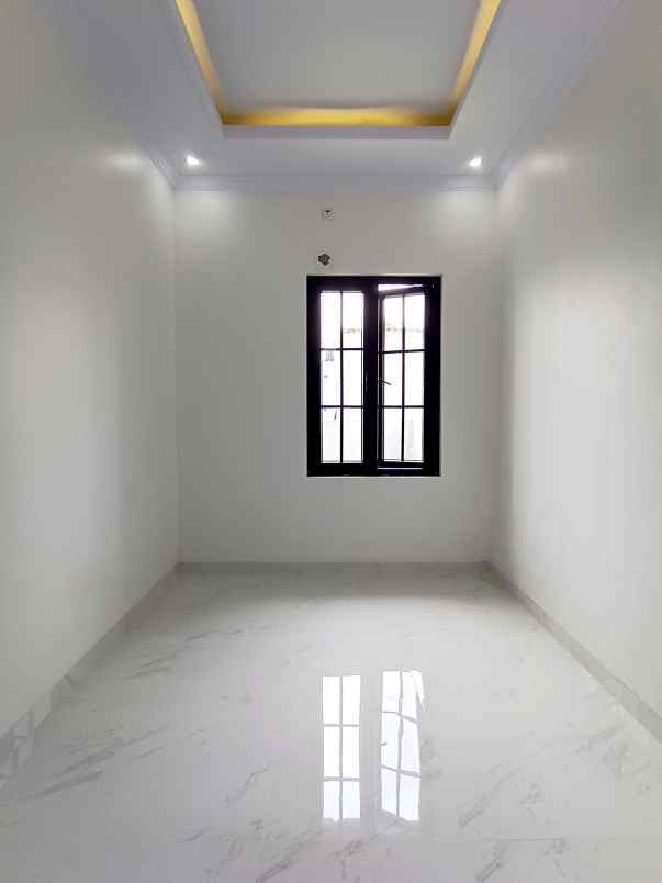 rumah baru design klasik mewah di pinang ranti jaktim