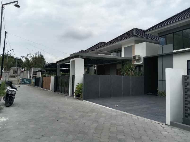 rumah baru limasan modern dekat kampus uii yogyakarta