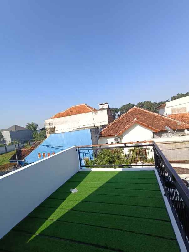 rumah baru siap huni 2 lantai di sulfat malang