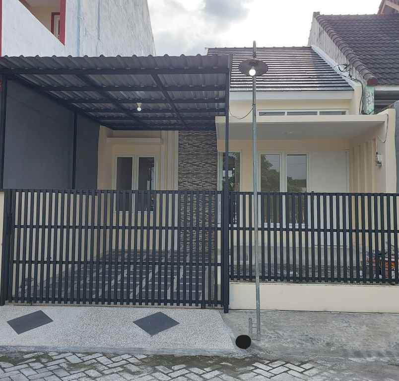 rumah baru siap huni dekat exit toll sawojajar