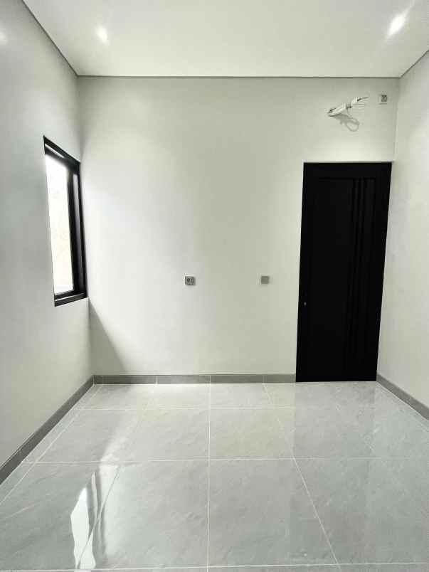 rumah baru siap huni di griyaloka bsd tangsel