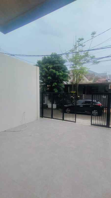 rumah baru siap huni di kencana loka bsd