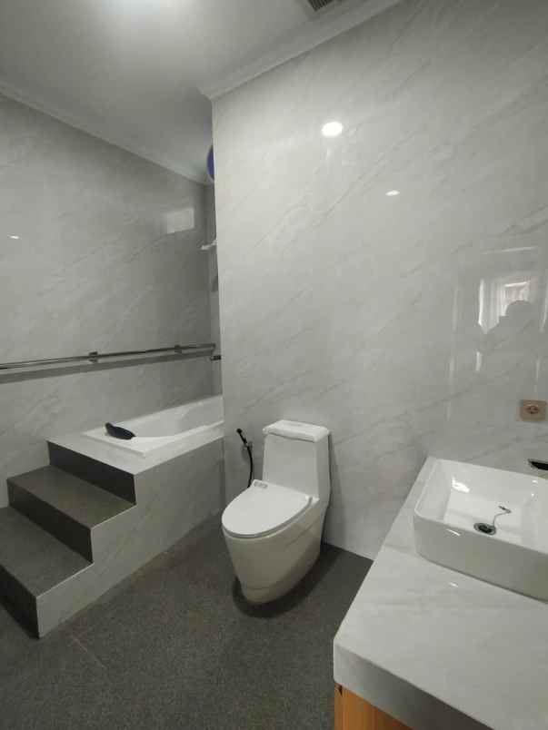 rumah baru siap huni di serpong tangsel