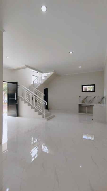 rumah baru siap huni strategis di nusaloka bsd