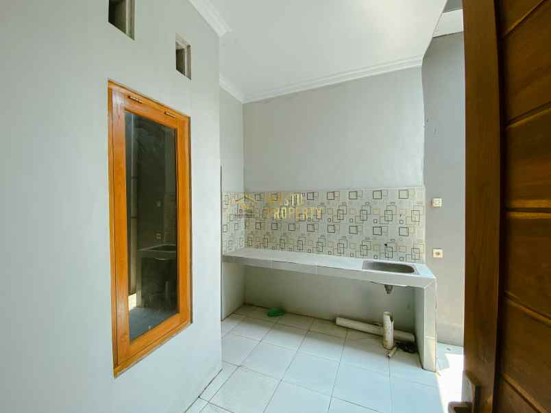 rumah baru tipe 80 dekat jalan lpmp kalasan