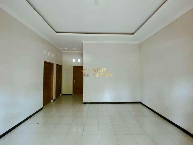 rumah baru tipe 80 dekat jalan lpmp kalasan