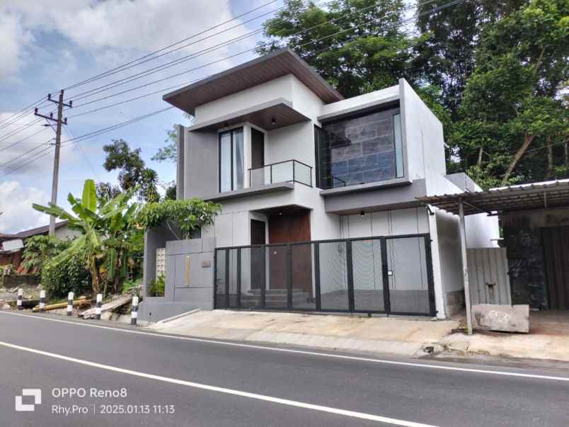rumah cantik full furnish dekat pemda sleman