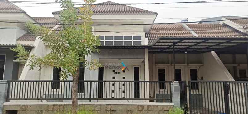 rumah cantik siap huni emerald pondok chandra