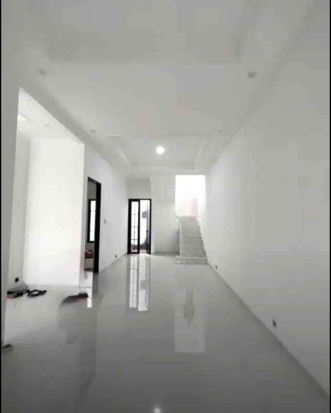 rumah classic modern 3 lantai cinere akses lebak bulus