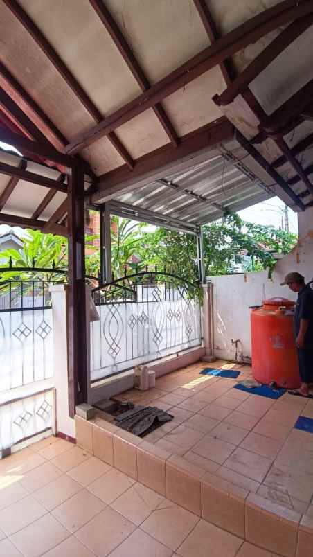 rumah dekat water park di taman harapan baru bekasi