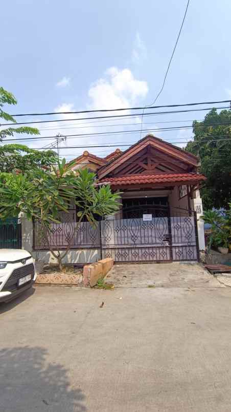 rumah dekat water park di taman harapan baru bekasi