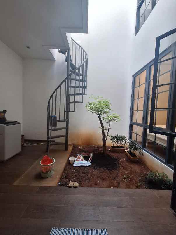 rumah desain minimalis modern di cempaka putih