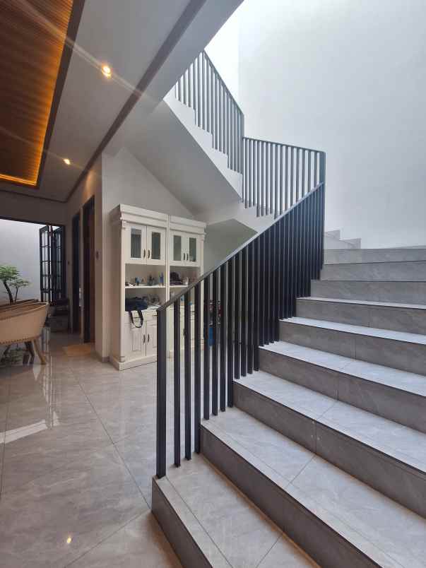 rumah desain minimalis modern di cempaka putih