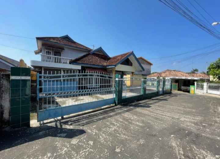 rumah di lokasi yang srrategis di dalam kota palembang