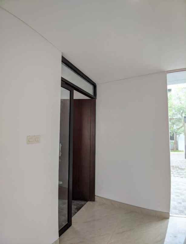 rumah disewakan dian istana wiyung surabaya selatan