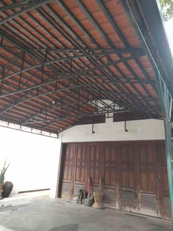 rumah gayung kebonsari row jalan kembar